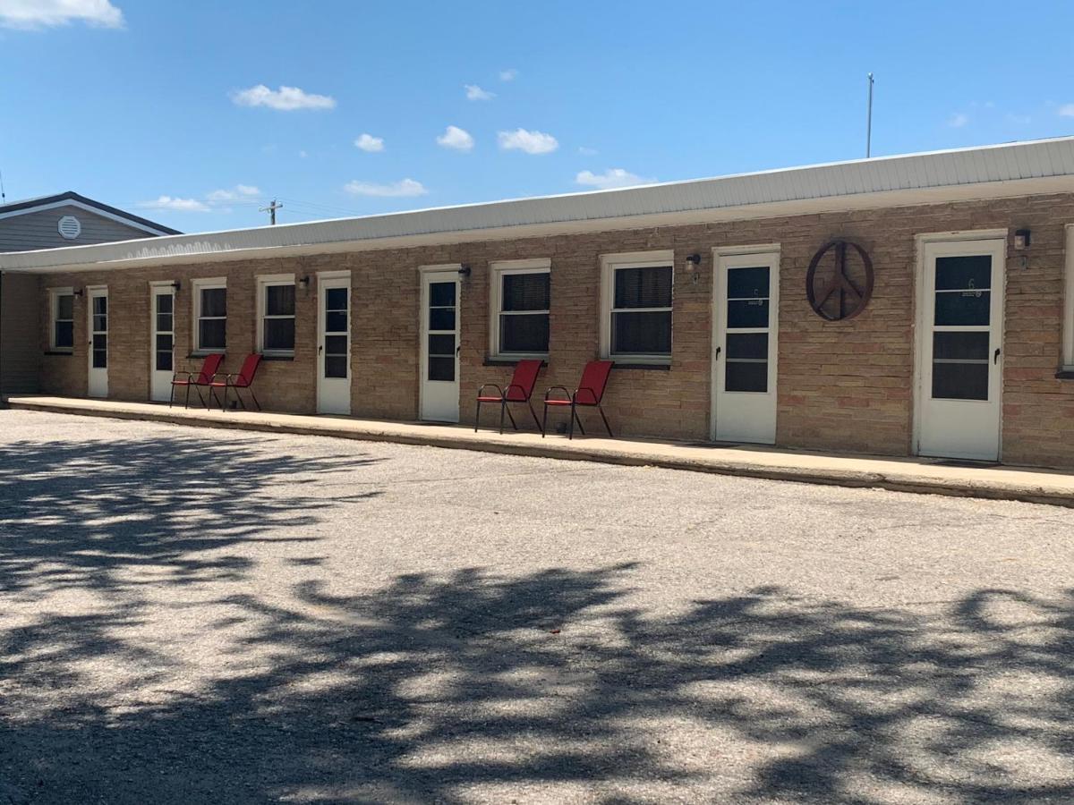 The Triangle Motel Alma Екстериор снимка