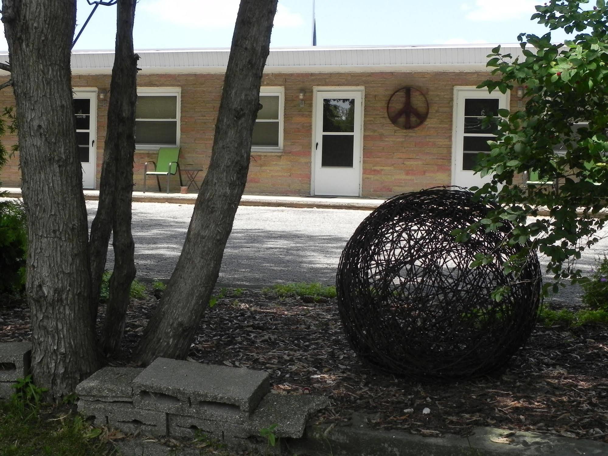The Triangle Motel Alma Екстериор снимка