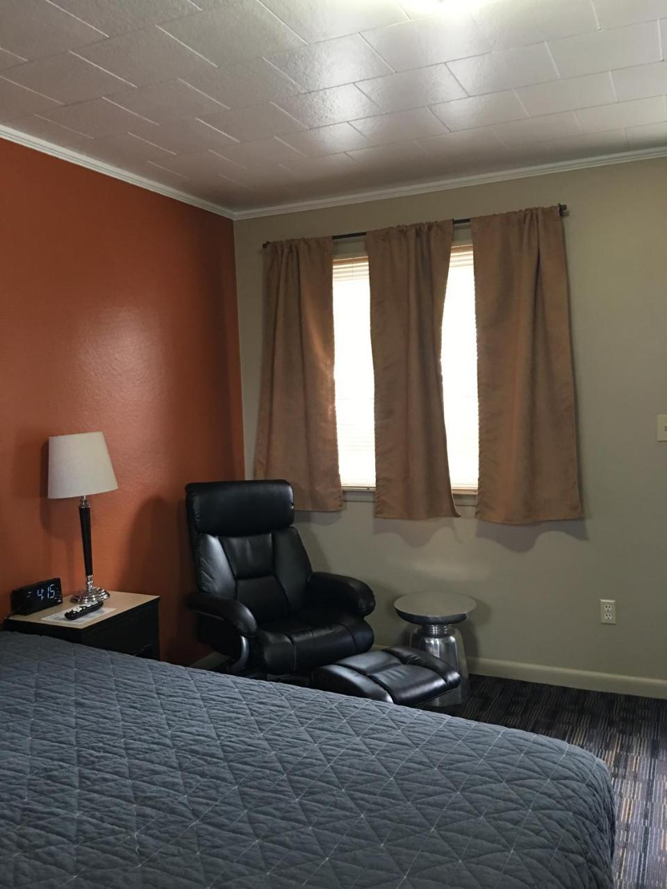 The Triangle Motel Alma Екстериор снимка